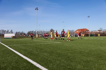 Bild 235 - B-Juniorinnen SG Weststeinburg/Bei - SV Fisia 03 : Ergebnis: 1:2